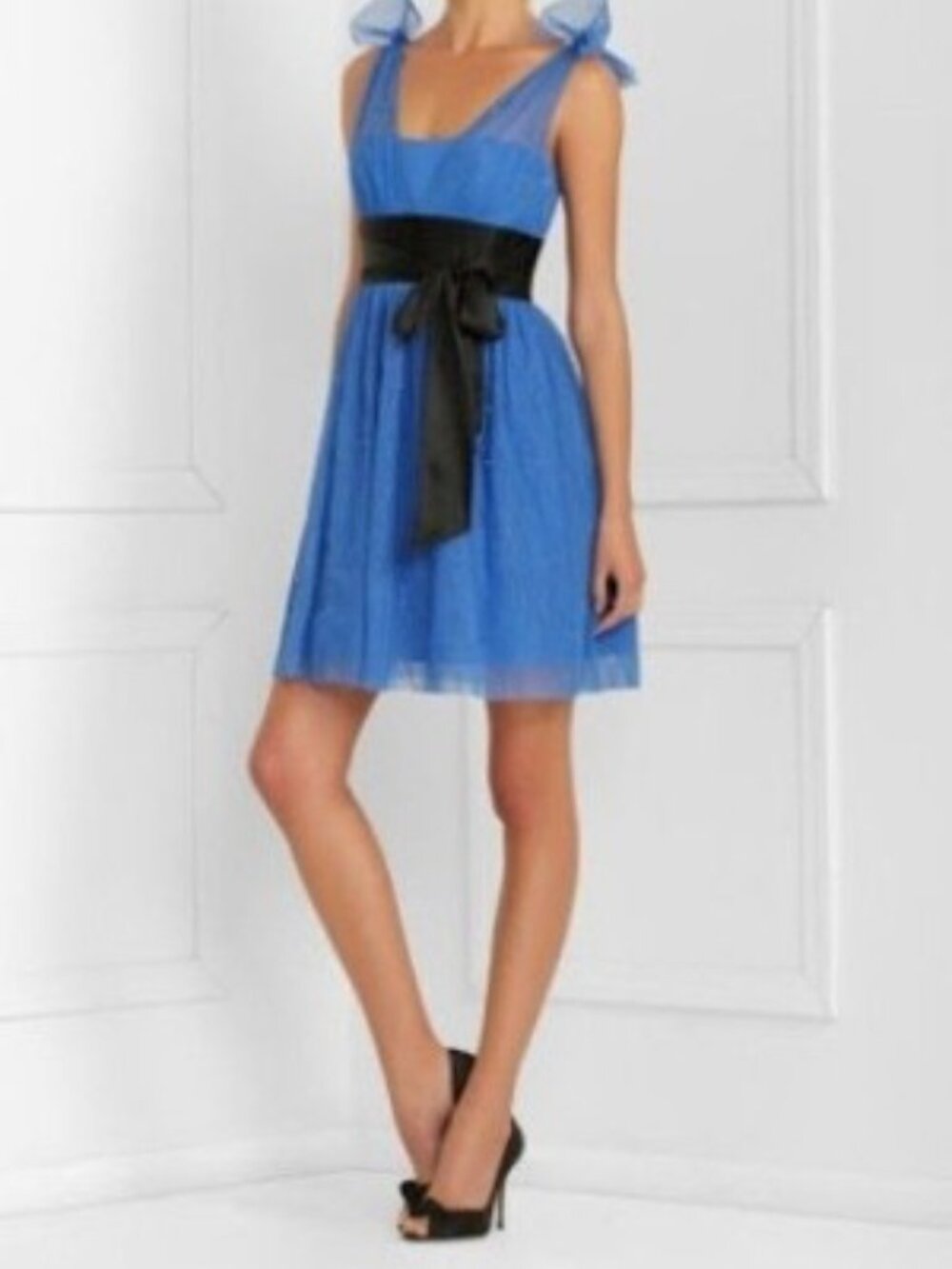 BCBGMAXAZRIA Bow‑Shoulder Chiffon Cocktail Dress – Size 4 – NWT ($448)